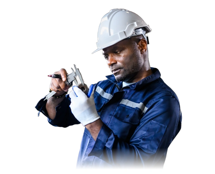 Operações industriais com segurança, controle e presença técnica